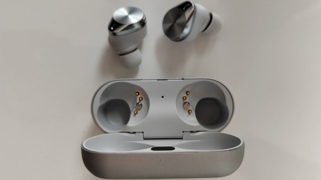 Écouteurs et boîtier Technics AZ80