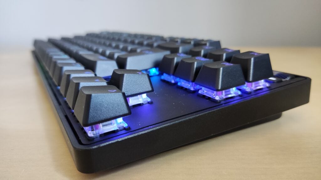 Le SteelSeries Apex Pro TKL 2023 vu de côté
