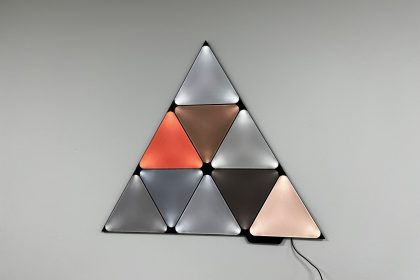 1685200332 Examen des triangles ultra noirs en edition limitee de Nanoleaf