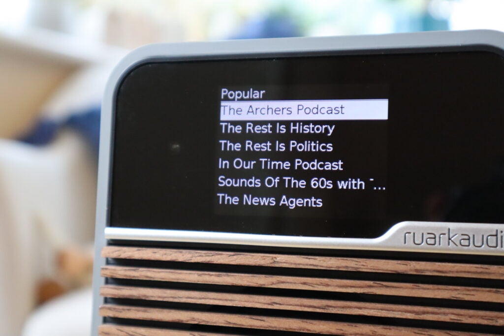 Le Ruark R1S a une abondance de podcasts dans lesquels vous pouvez plonger