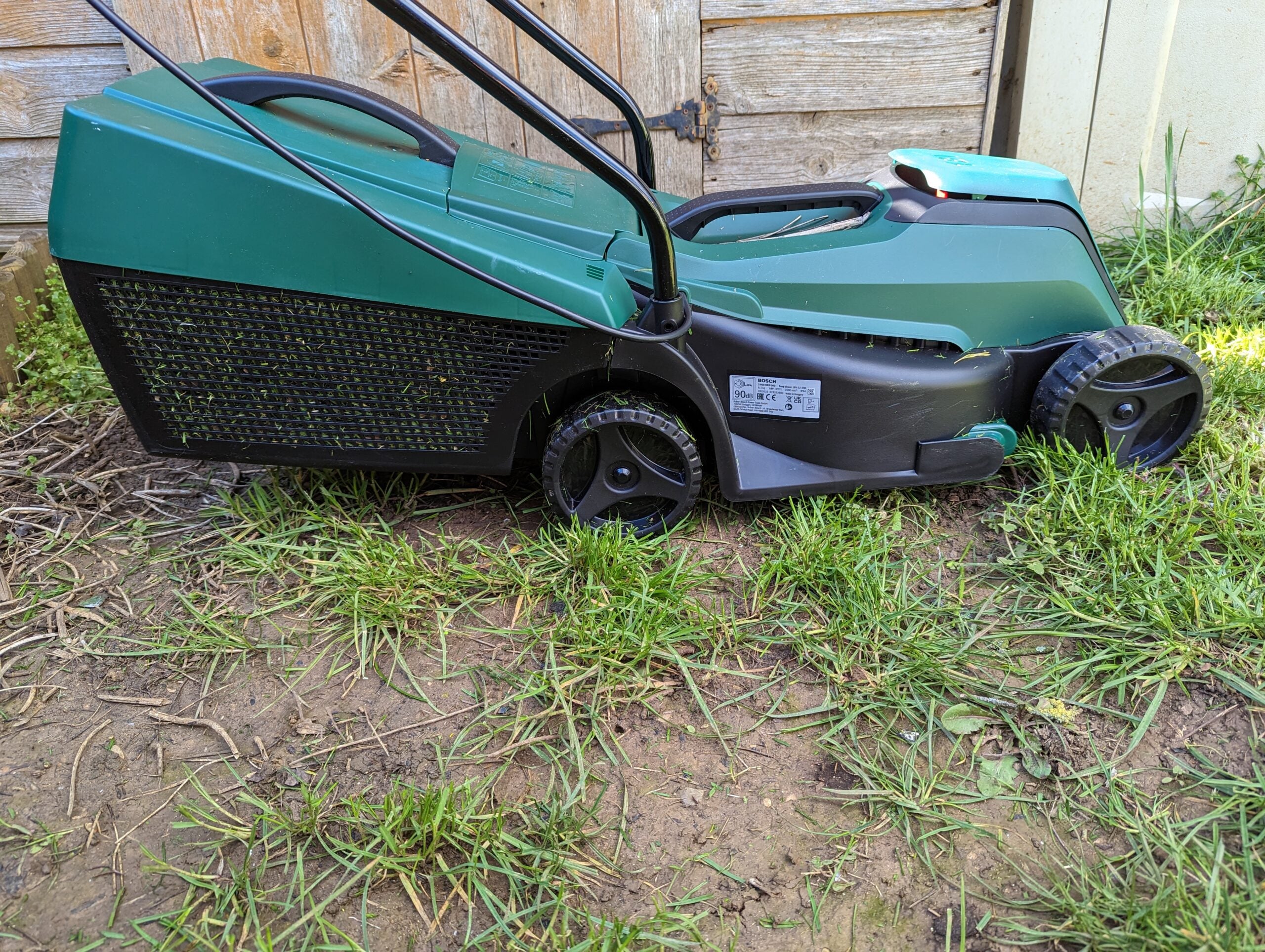 Bosch Easy Mower 18V-32-200 vue de côté