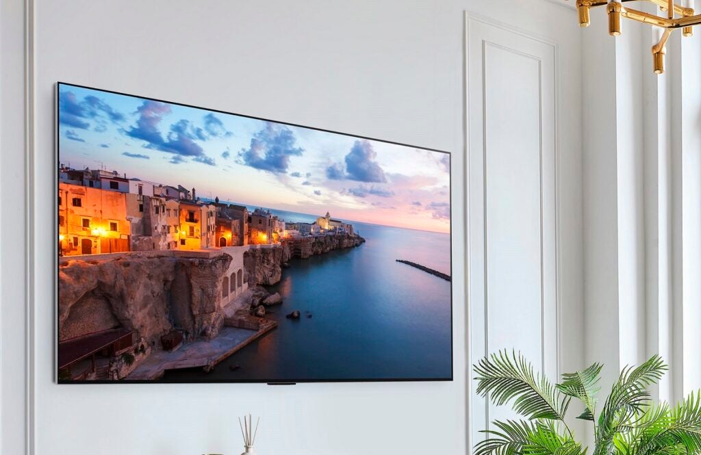 LG OLED EVO 2023 sur un mur
