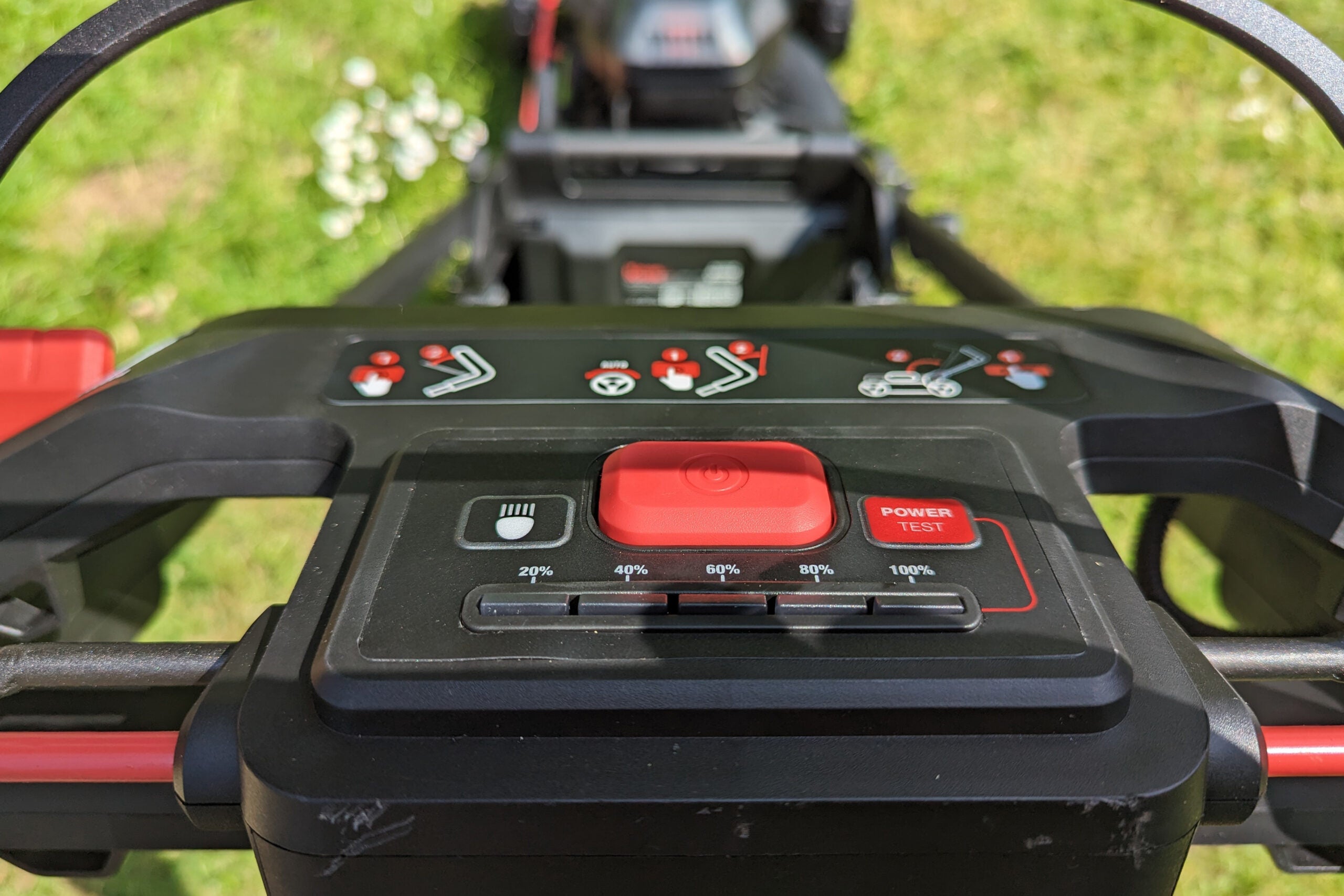 Tondeuse à gazon autotractée Kress 60V Max 46cm KG757E.9 commandes