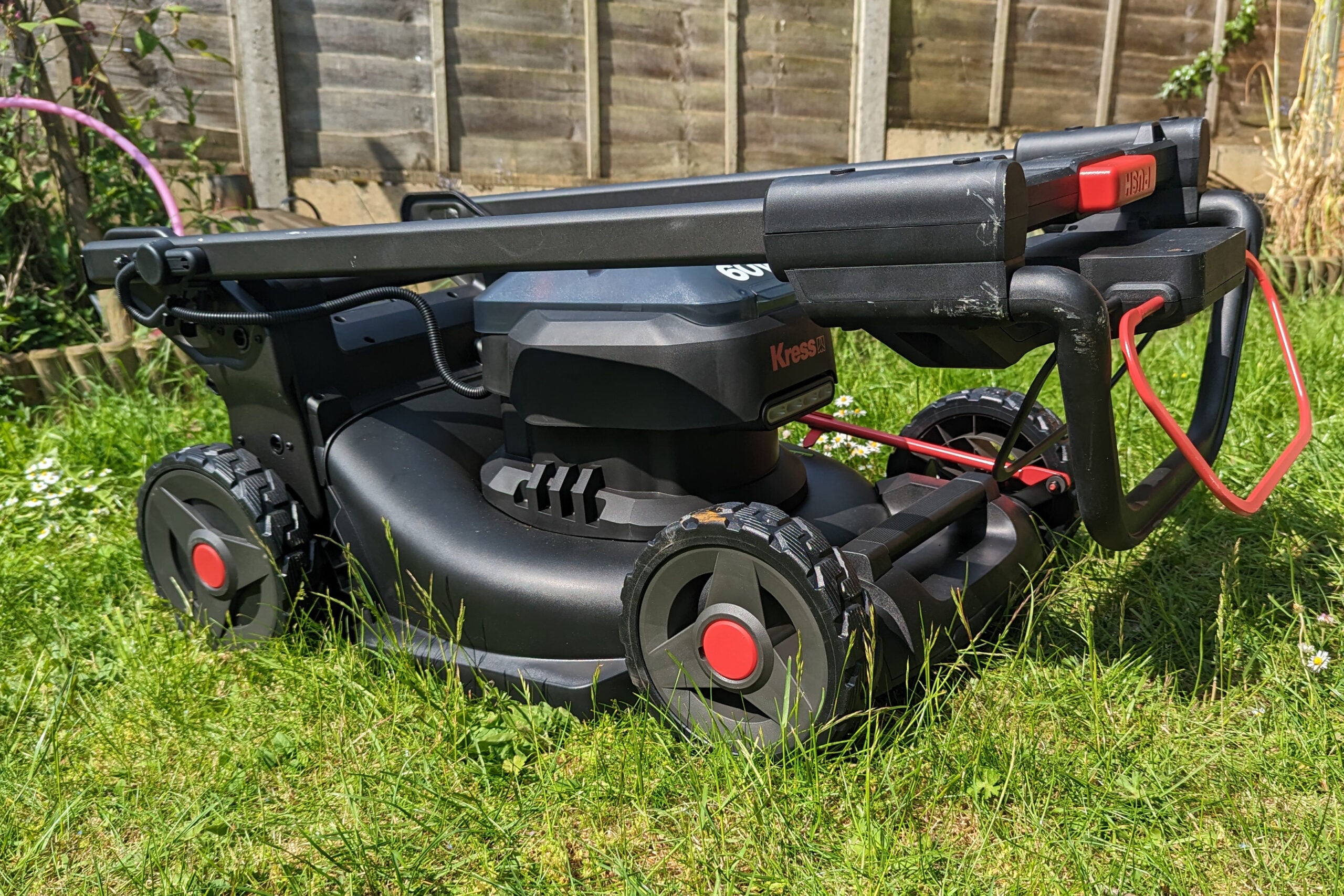 Tondeuse autotractée Kress 60V Max 46cm KG757E.9 repliée