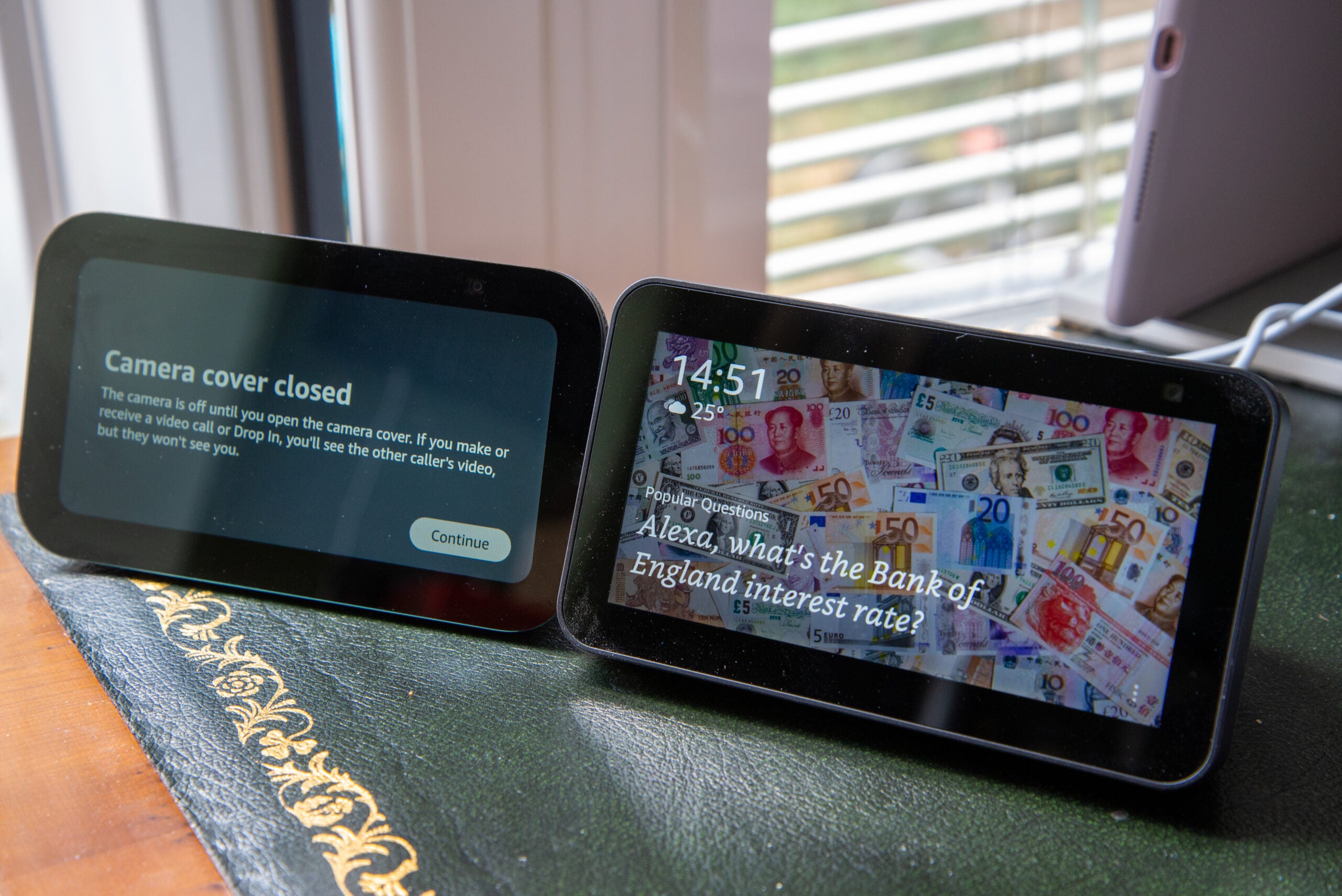 Amazon Echo Show 5 (3e génération) côte à côte avec la 2e génération