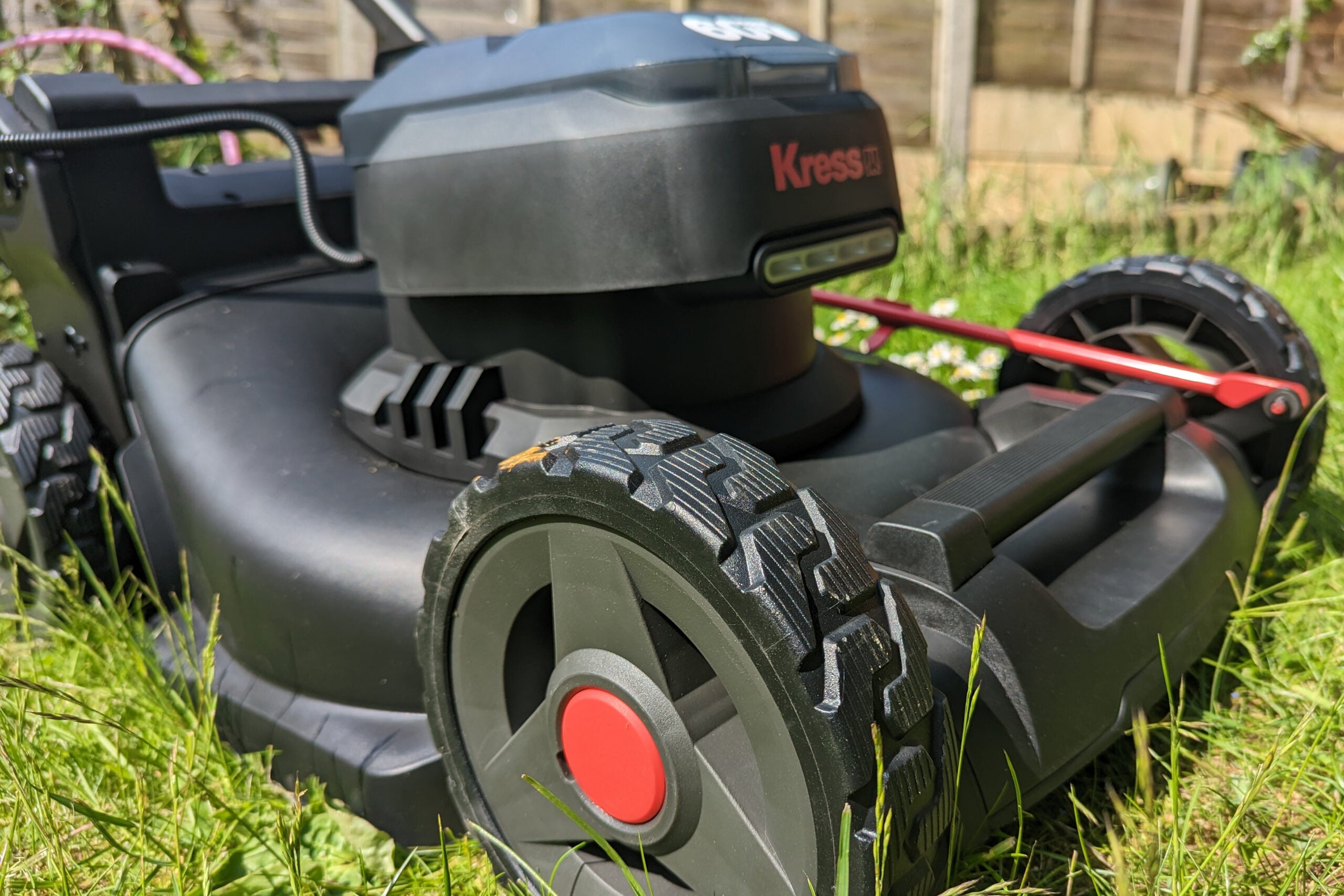 Tondeuse autotractée Kress 60V Max 46cm roues KG757E.9