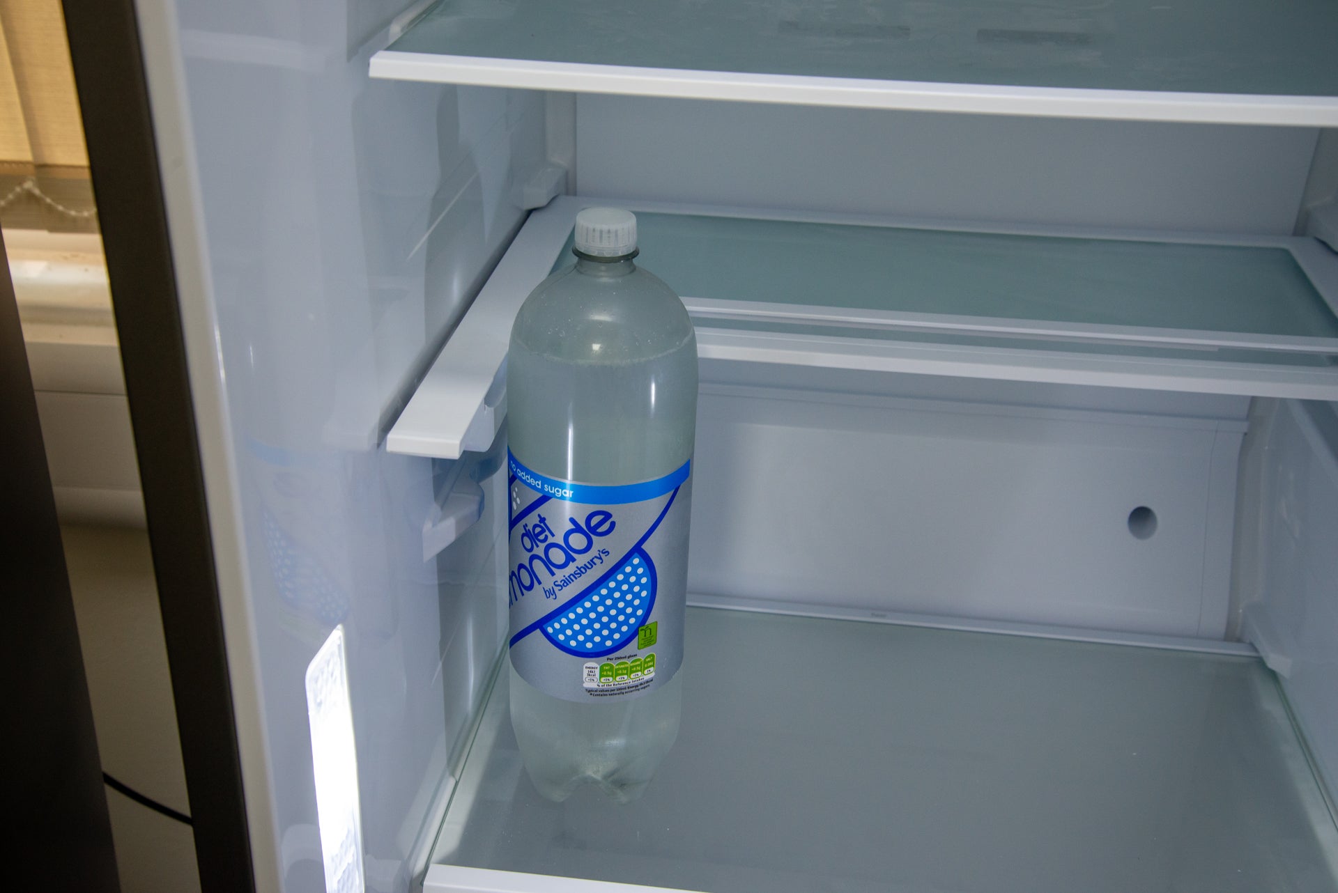 Samsung Bespoke RR39A74A3CS Réfrigérateur haut une porte avec étagère coulissante vers l'arrière
