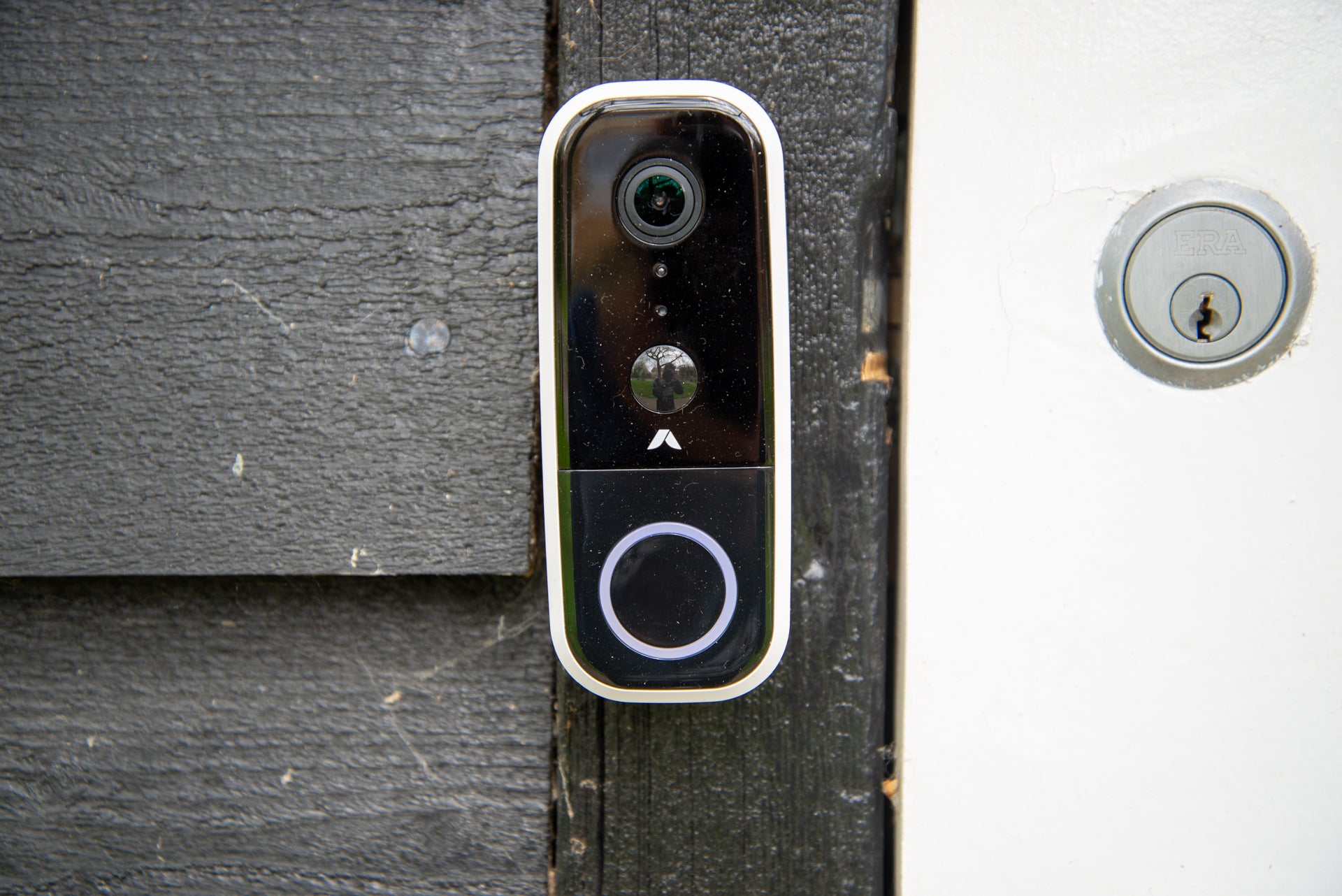 Sonnette vidéo sans fil Abode installée