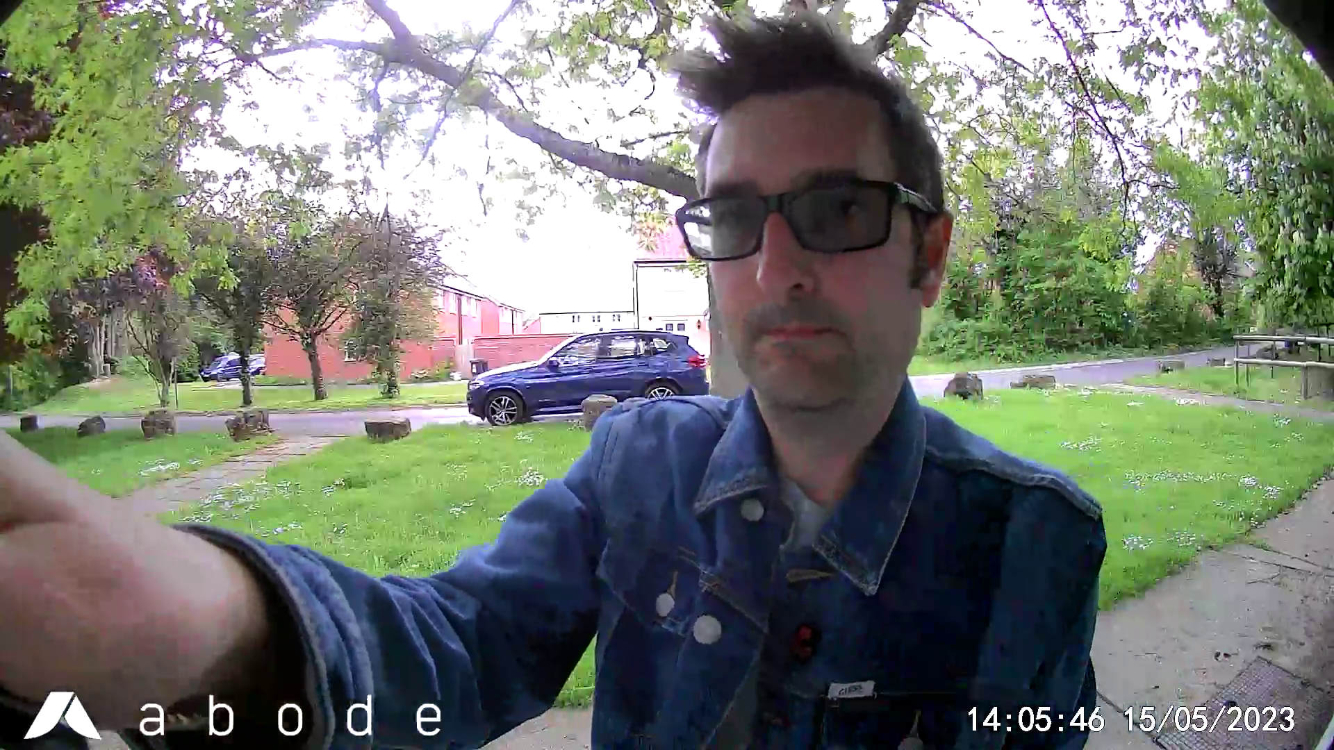 Exemple de jour de sonnette vidéo sans fil Abode
