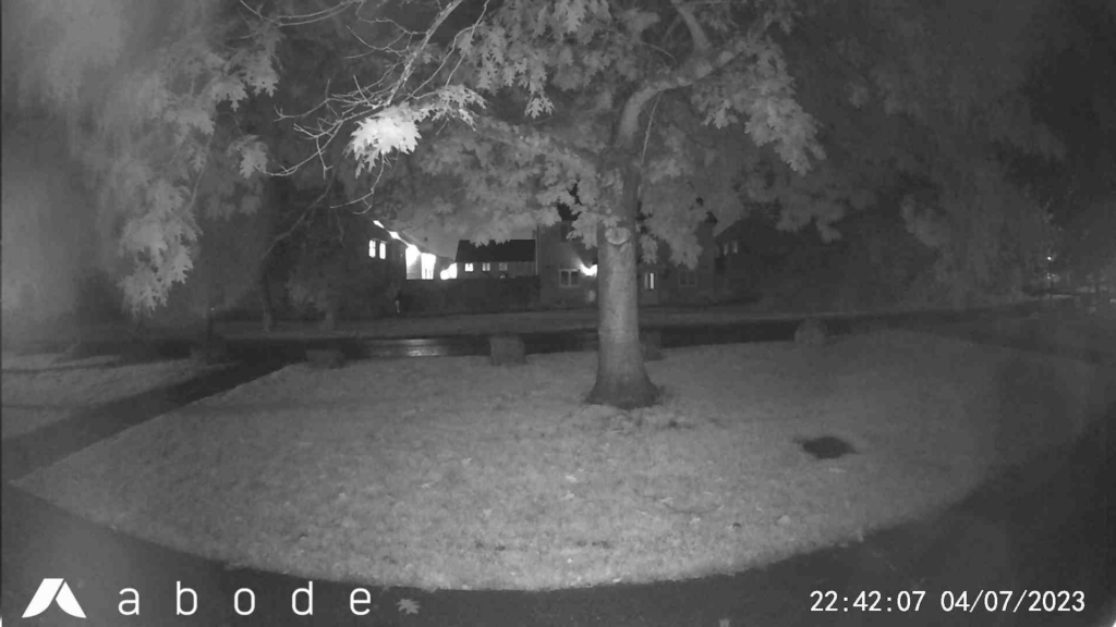 Échantillon de nuit de sonnette vidéo sans fil Abode