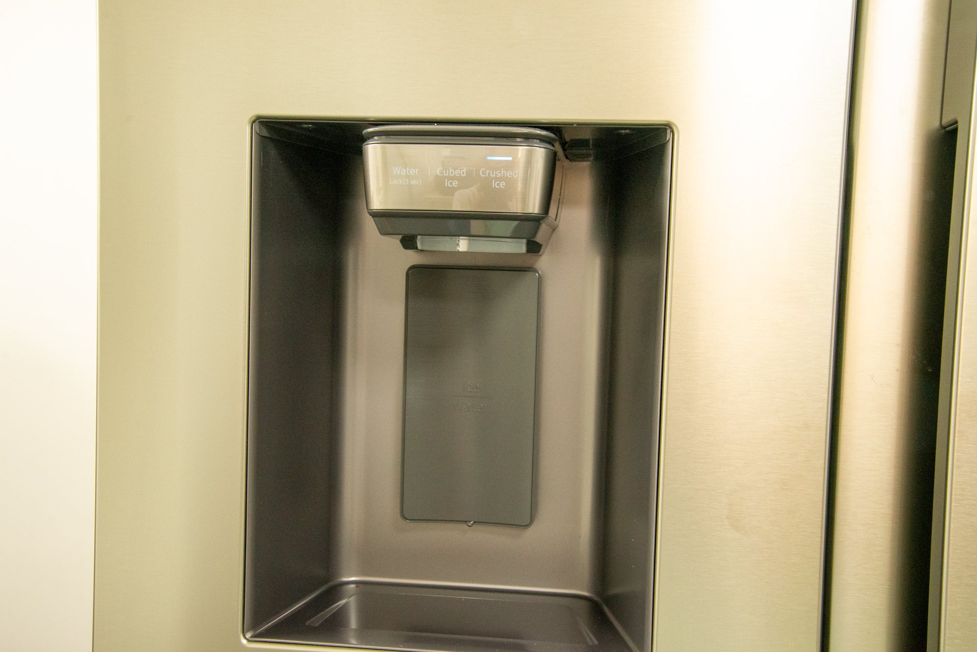 Distributeur d'eau et de glace Samsung Family Hub RS6HA8891SL