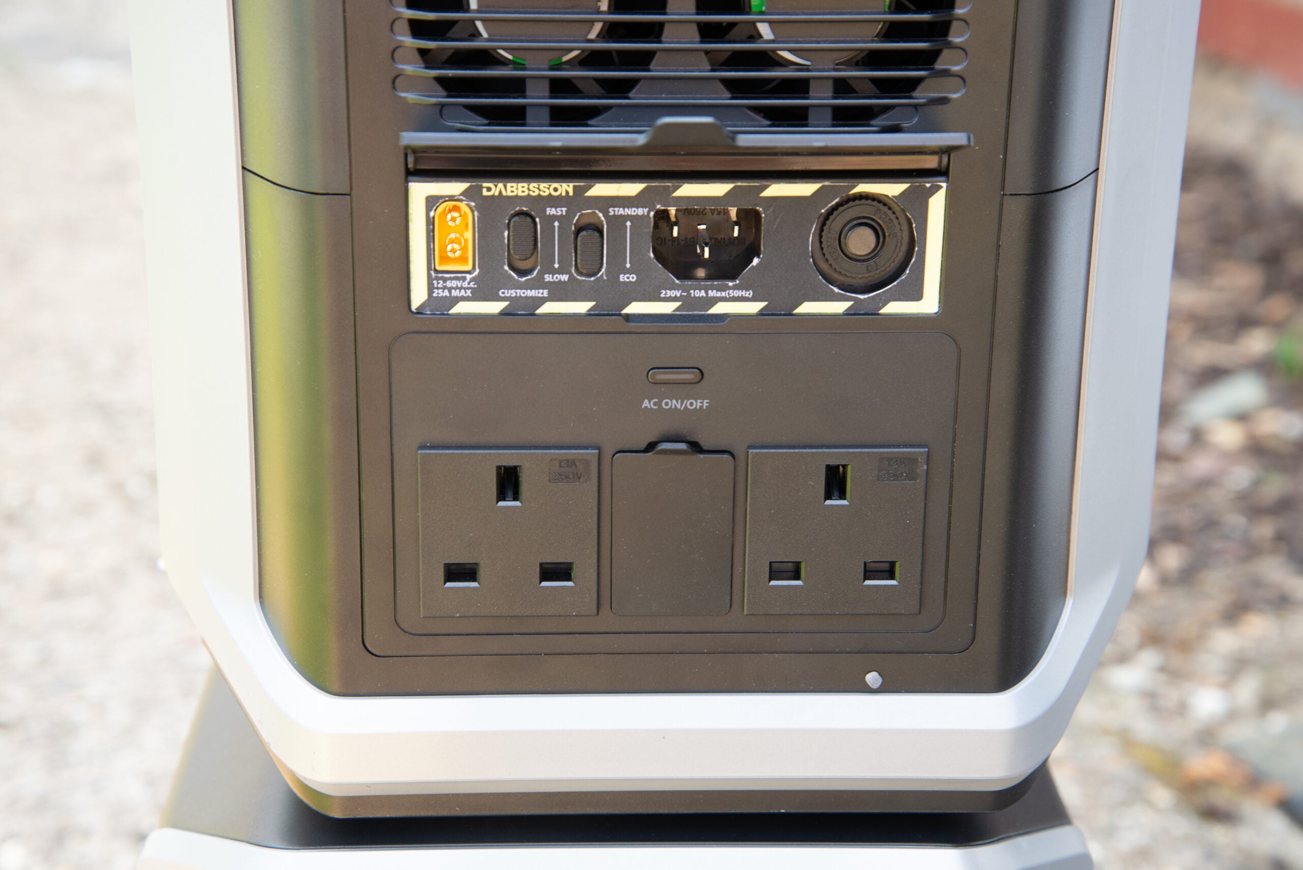 Entrées de l'unité principale Dabbsson DBS2300