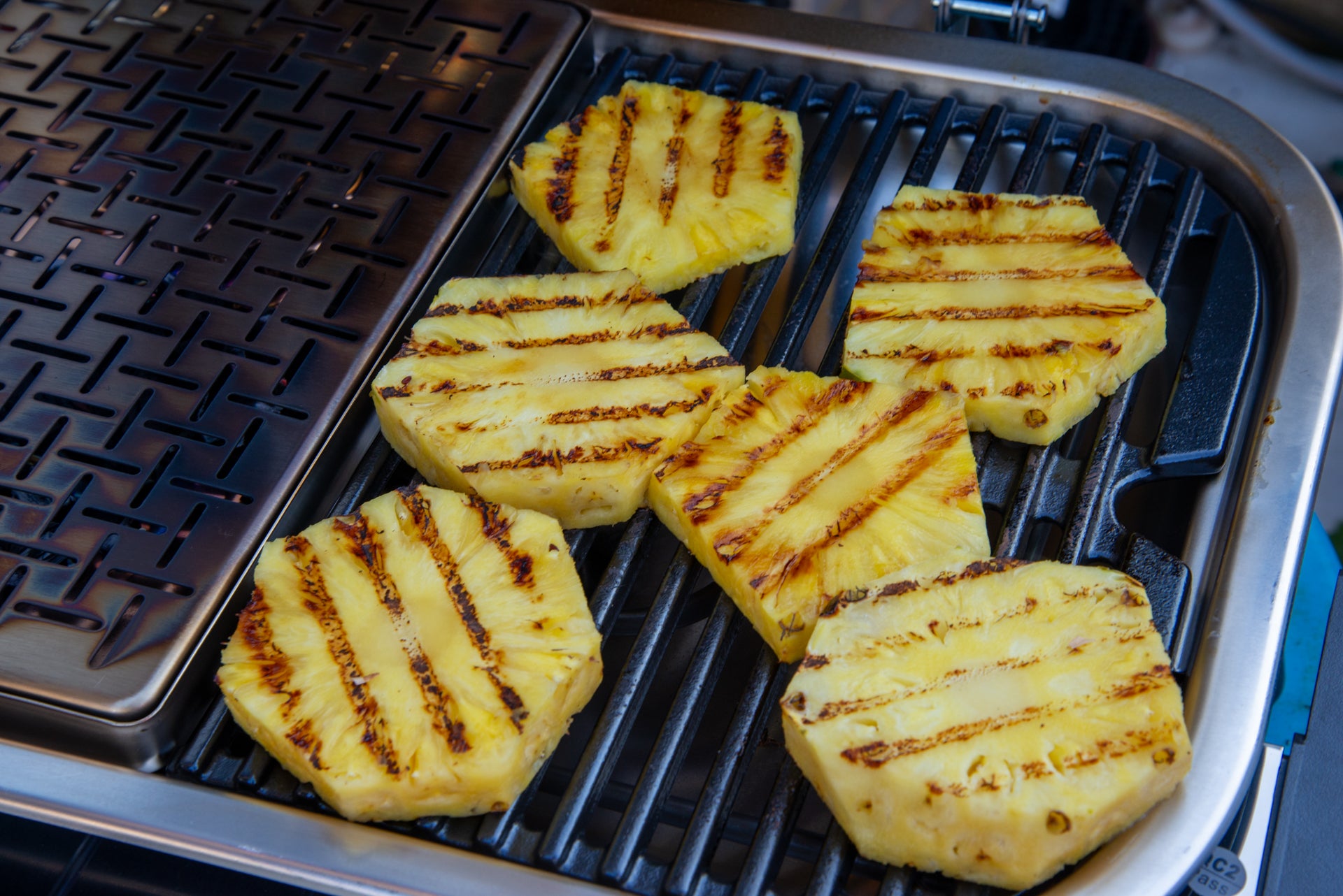 Cuisson de l'ananas Weber Lumin