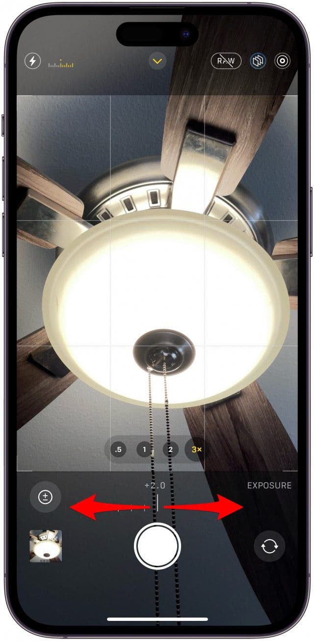 Si vous ne rencontrez que l'appareil photo de votre iPhone qui clignote parfois ou dans certains environnements ou éclairages, votre problème est la balance d'exposition. 
