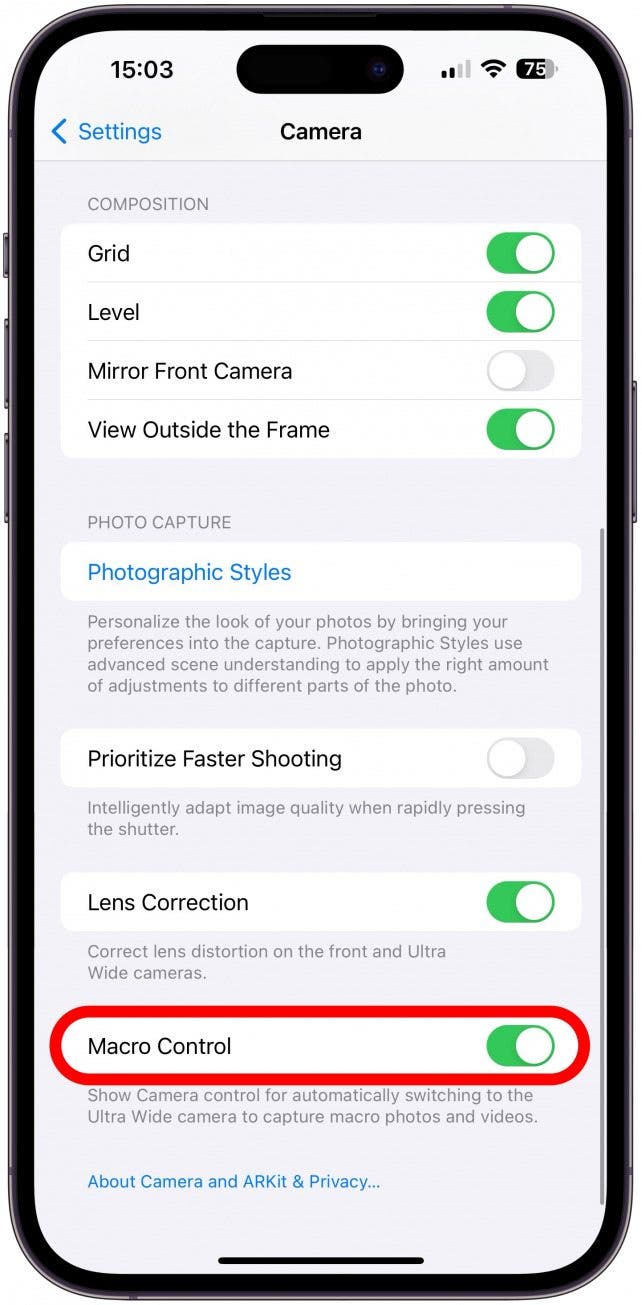 Le clignotement ou le scintillement de votre iPhone peut être causé par la commutation automatique des lentilles. 