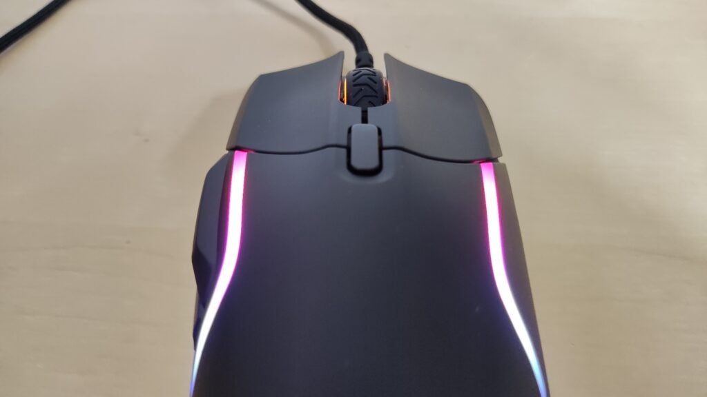 Le corps du SteelSeries Rival 5 vu du dessus