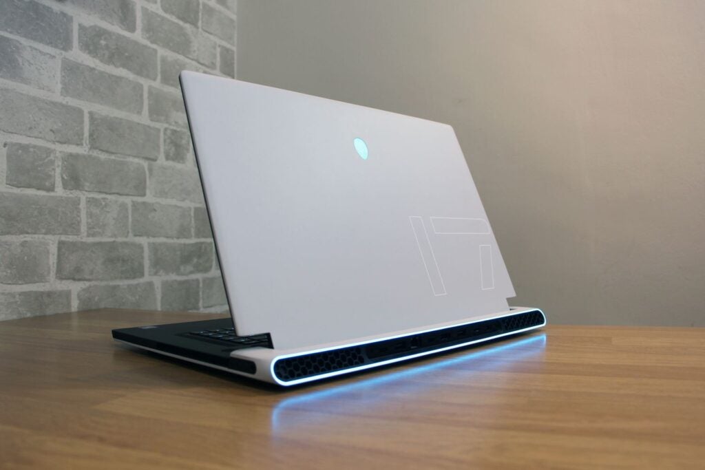 Alienware x17 R2