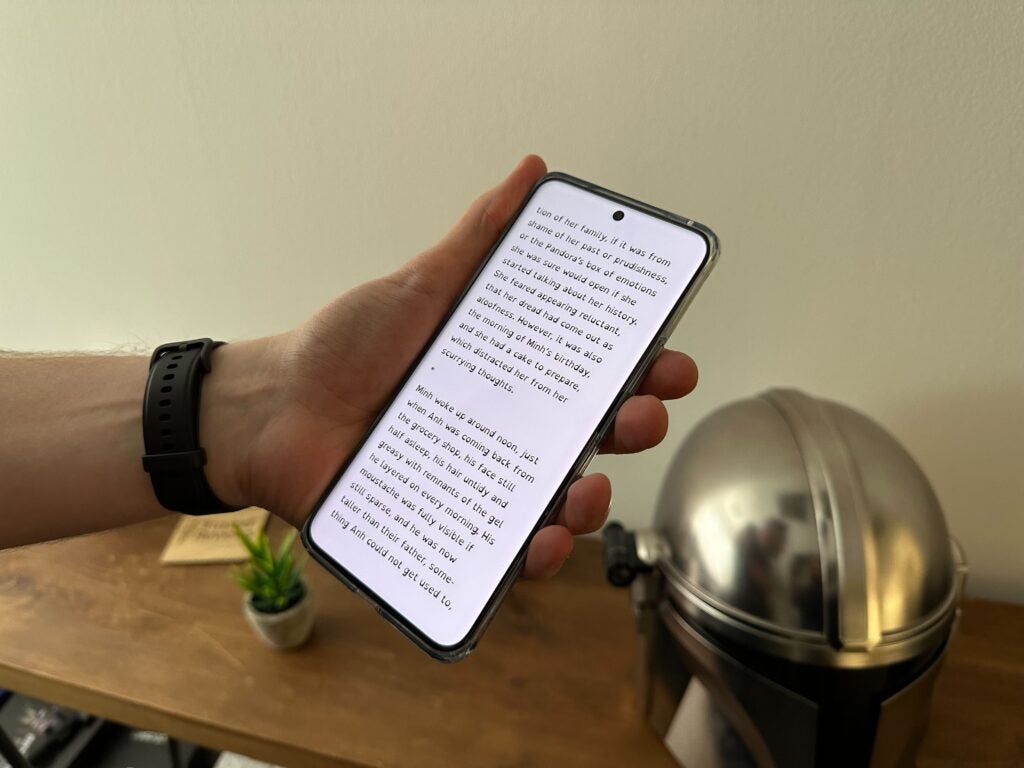 L'écran du Honor 90 est idéal pour la lecture