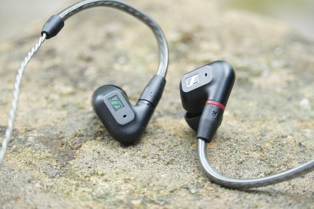 Ecouteurs Sennheiser IE 200 gauche droite