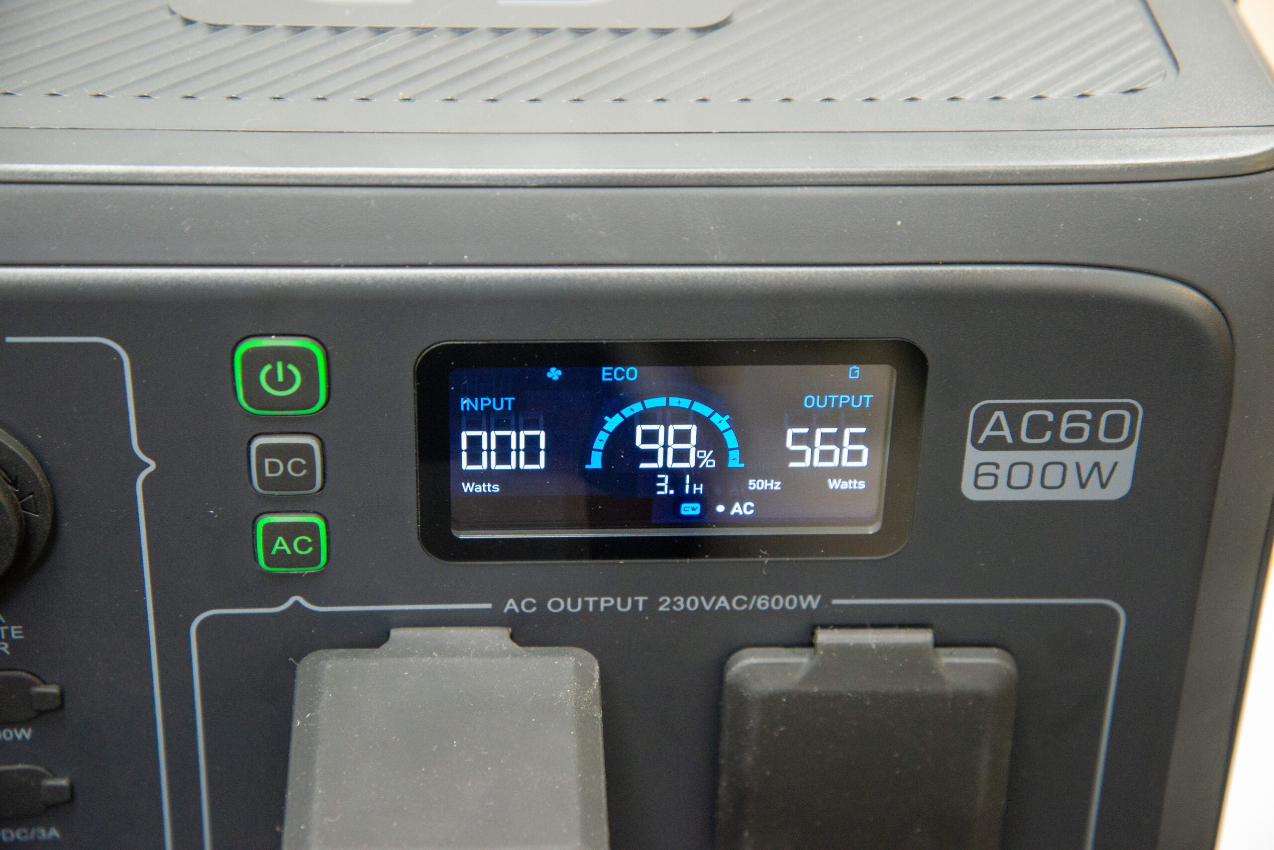 Écran Bluetti AC60 indiquant l'état de charge actuel