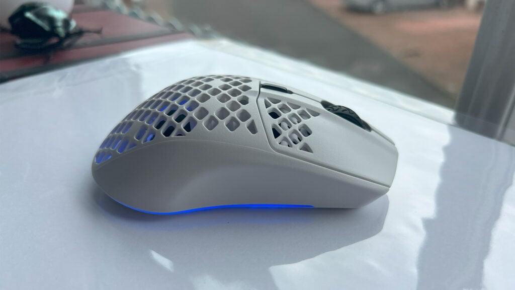 Côté - SteelSeries Aerox 3 sans fil (2022)