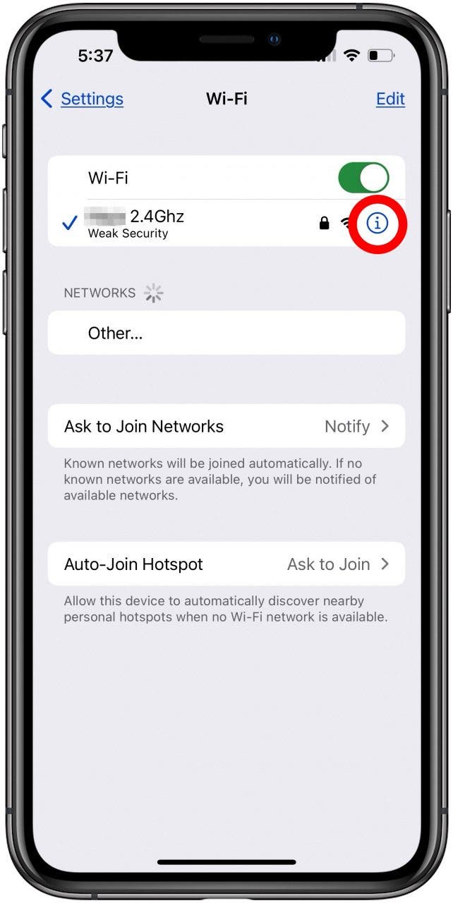 appuyez sur l'icône d'information à côté du réseau wifi appuyez sur l'icône d'information à côté du réseau wifi
