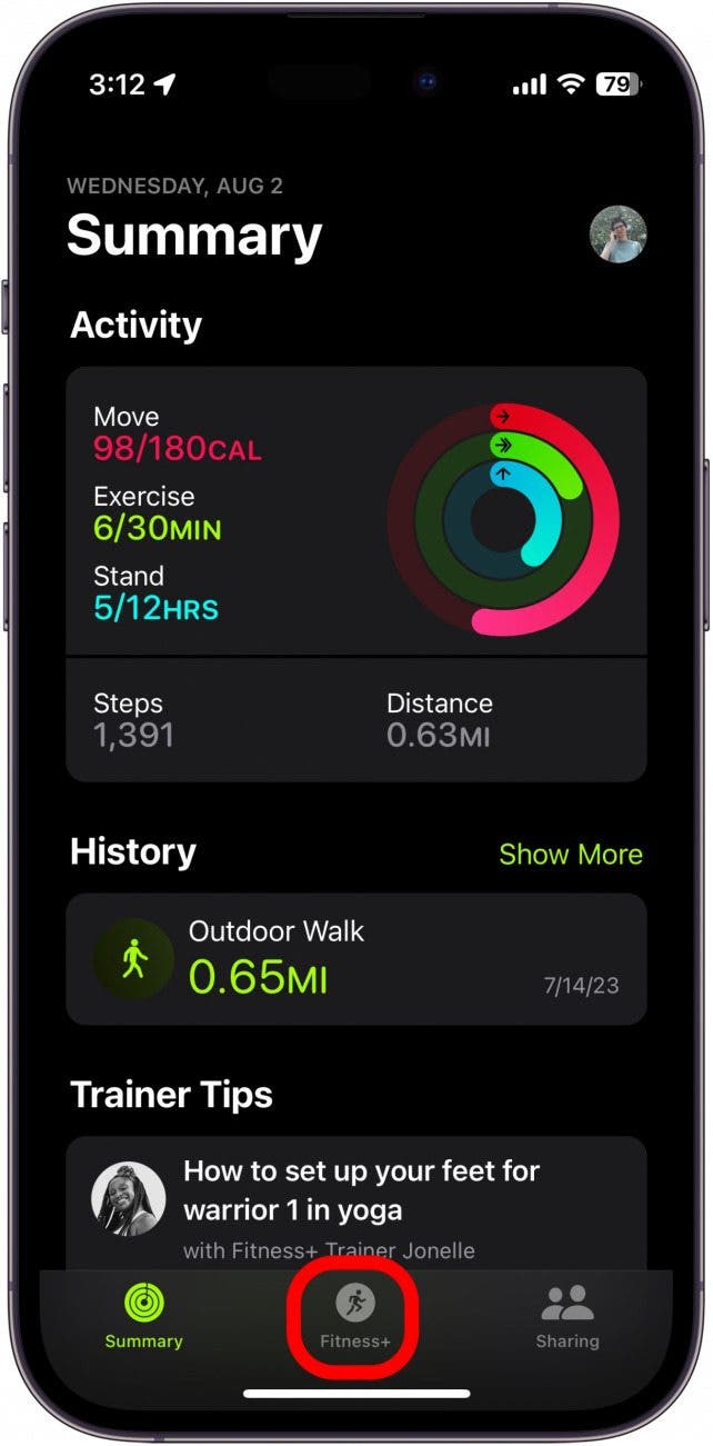 application fitness Apple avec onglet fitness+ entouré en rouge