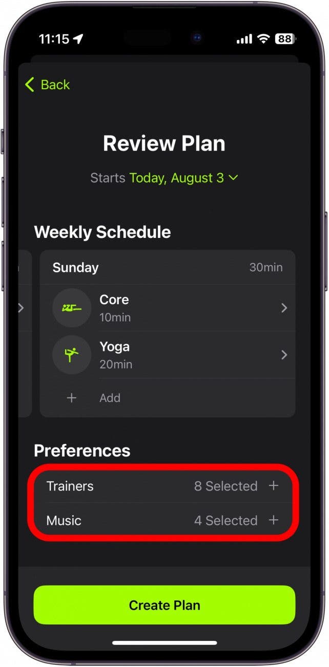 examen du plan apple fitness plus avec les entraîneurs et les préférences musicales encerclées en rouge
