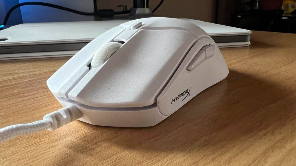 Vue avant et inclinée de l'HyperX Pulsefire Haste 2