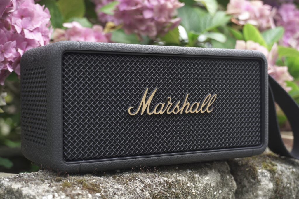 Marshall Middleton devant les œillets