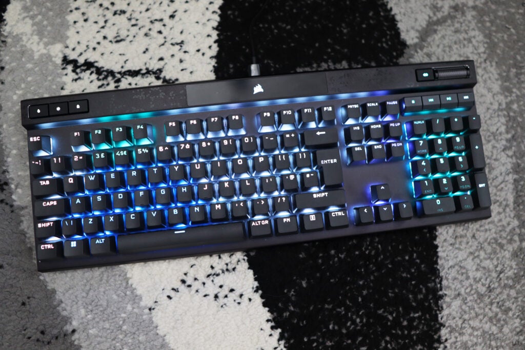 Avant - Corsair K70 Max