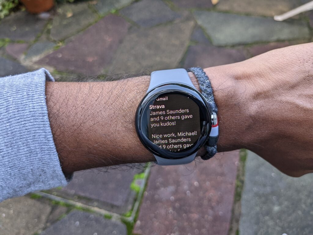 Notifications par e-mail sur Google Pixel Watch