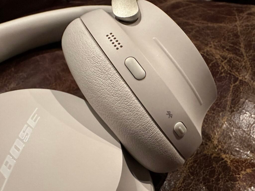 Schéma des boutons Bose QuietComfort Ultra
