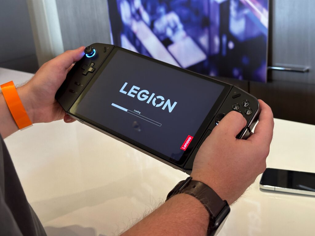 Chargement de Legion Space sur Lenovo Legion Go