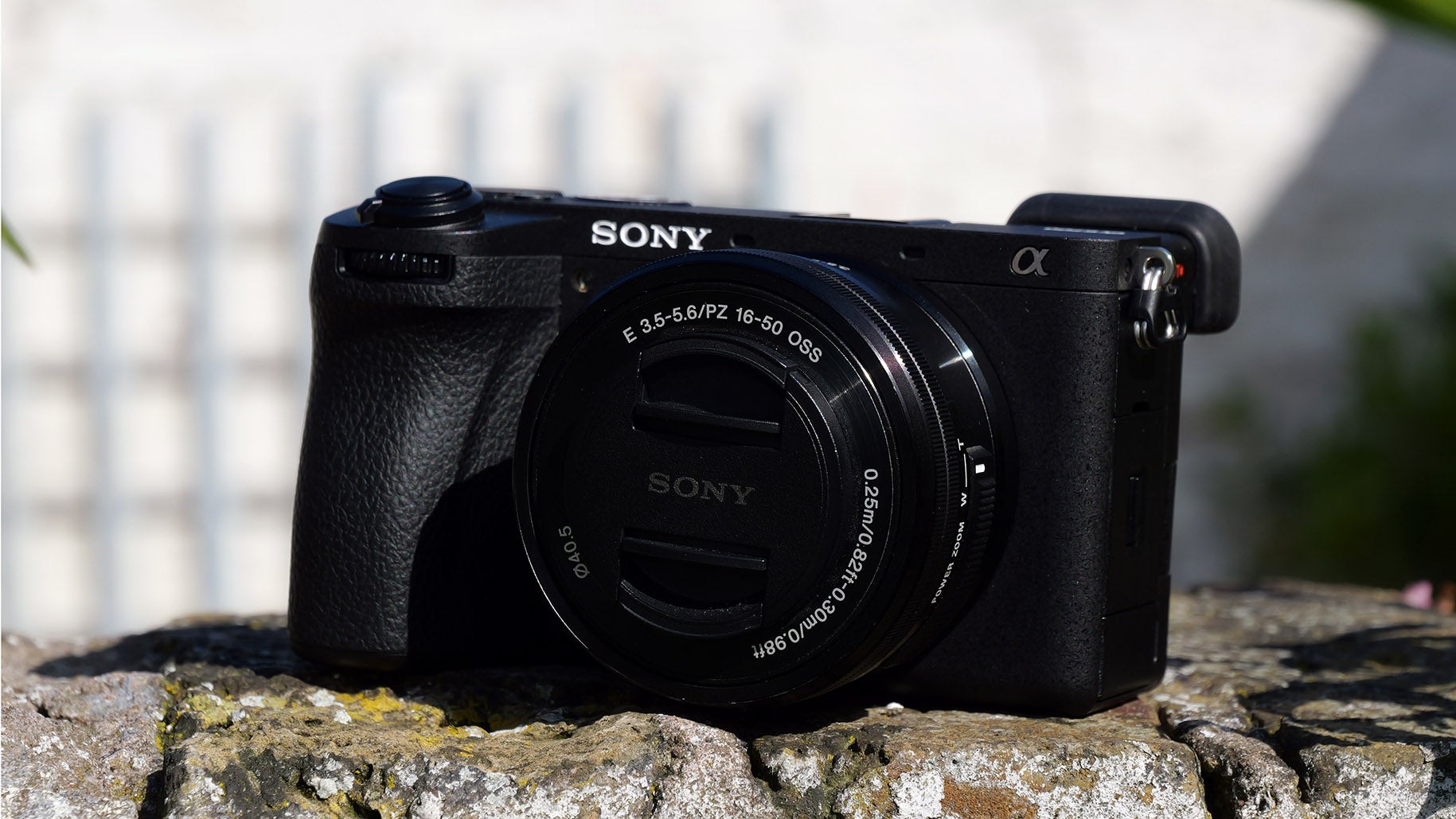 1696449776 Examen du Sony A6700