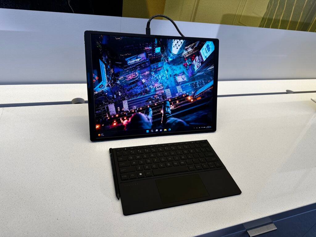 HP Spectre Fold debout déplié