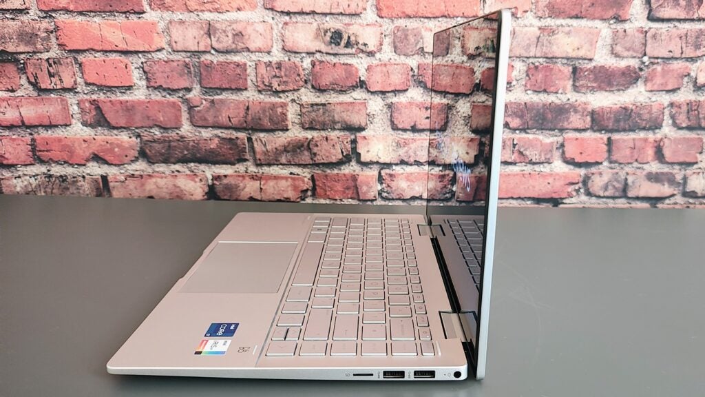 HP Pavilion x360 - vue latérale