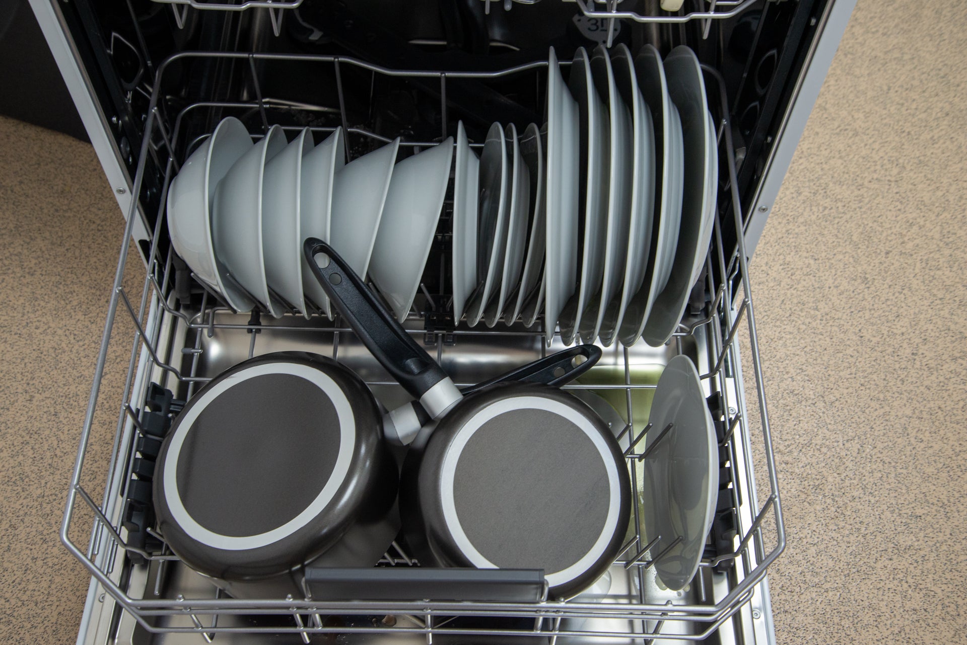 Panier Inférieur Chargé HF7HP33UK Hotpoint