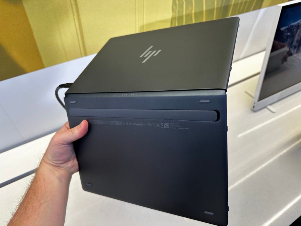 HP Spectre Fold arrière