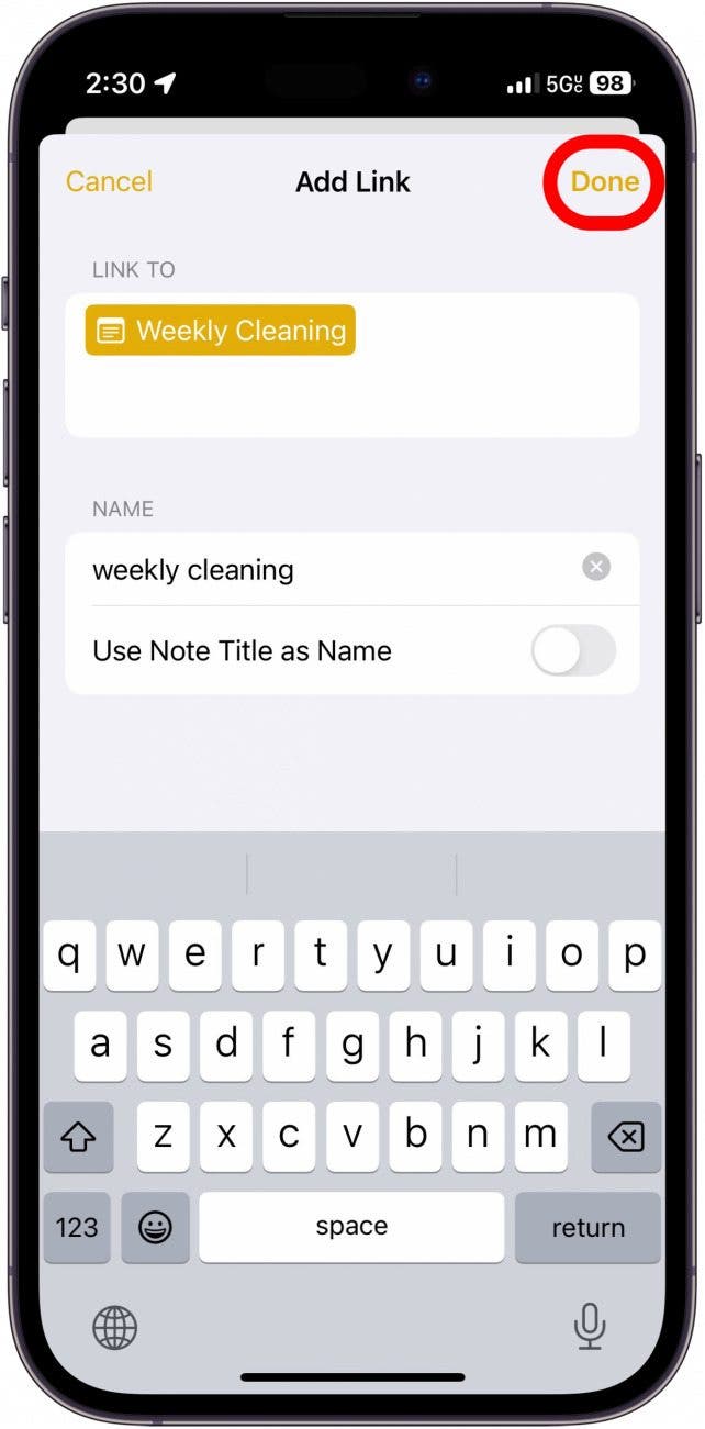 les notes de l'iPhone ajoutent un menu de liens avec un cercle rouge autour du bouton terminé