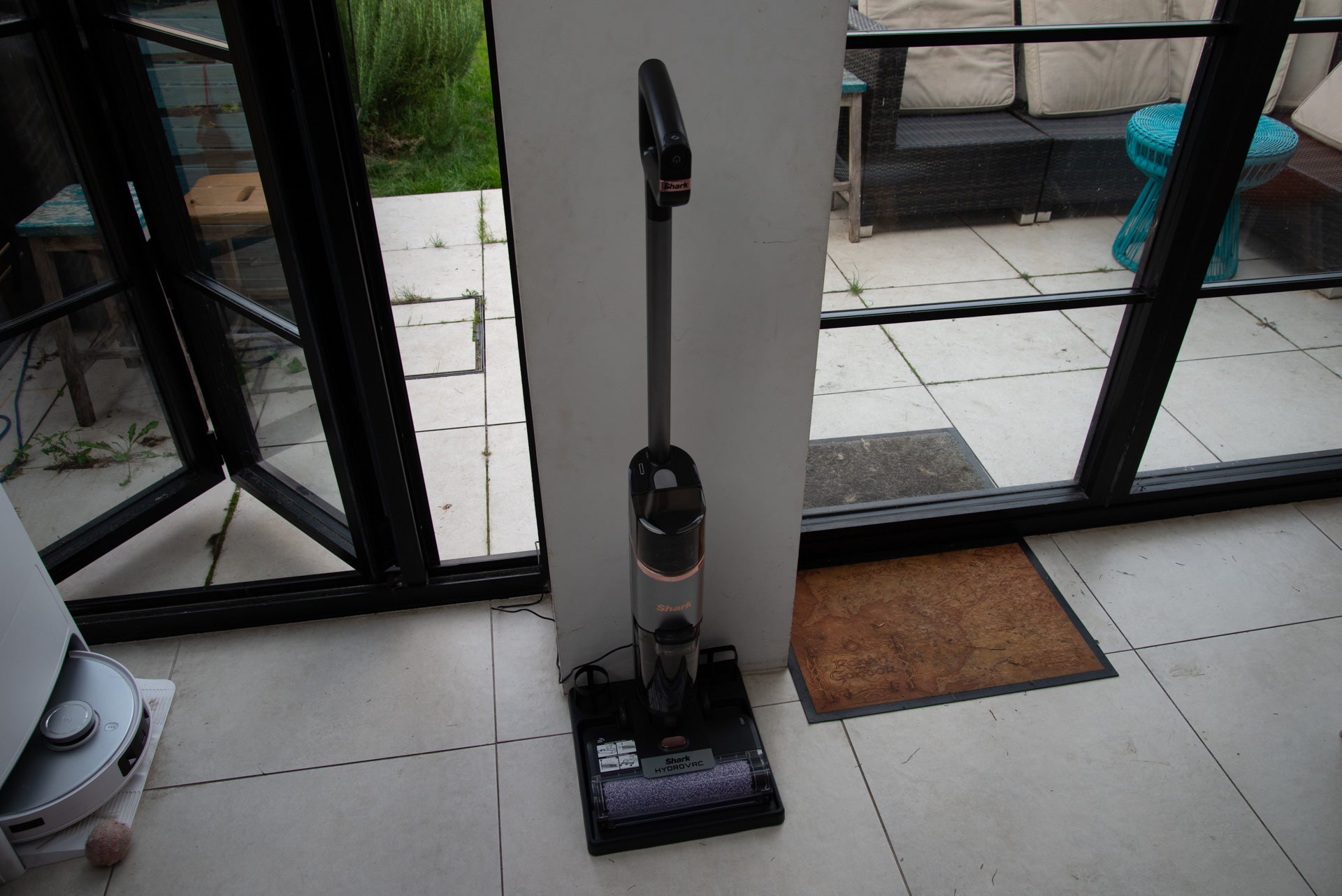1699673148 Examen du nettoyeur de sols durs sans fil Shark HydroVac