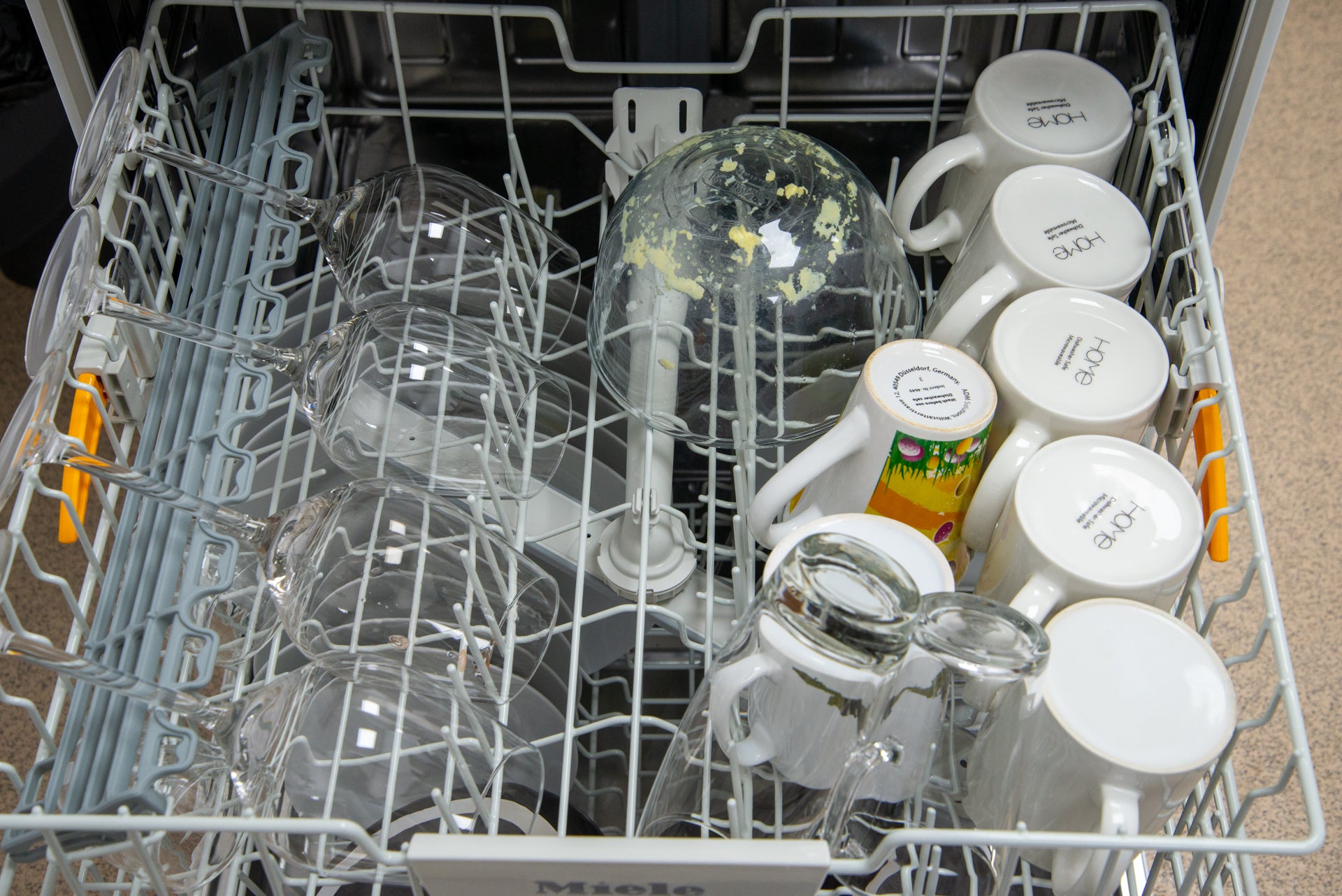 Miele G5310SC panier central chargé