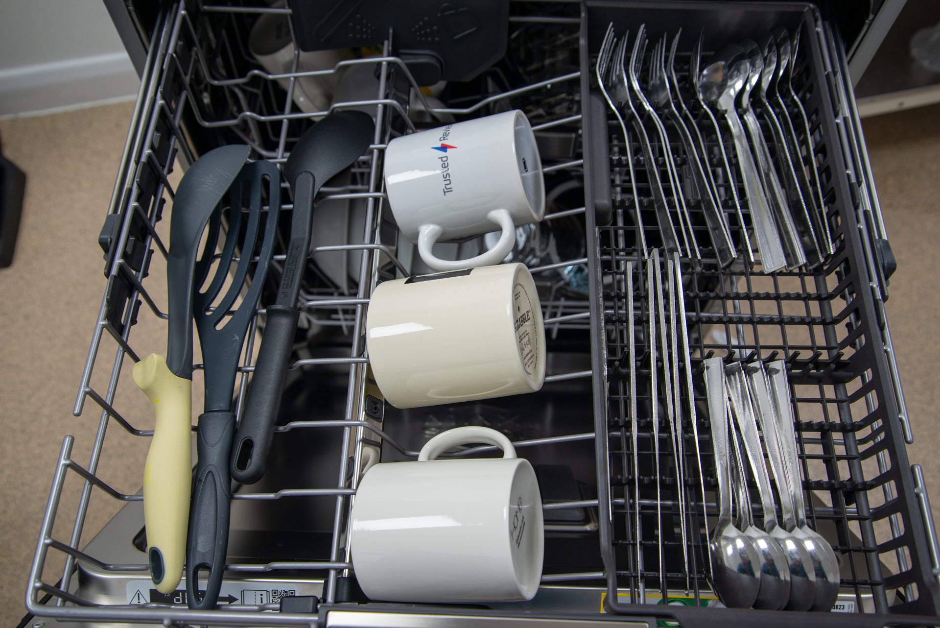 Hotpoint Hydroforce H8I HT59 LS UK porte-couverts chargé