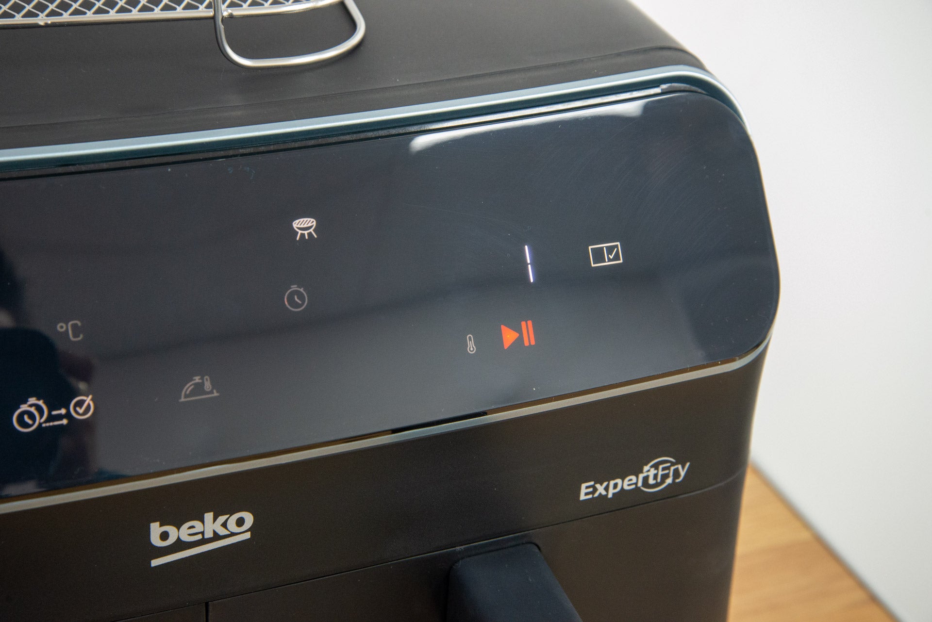 Commandes de la friteuse à air double zone Beko ExpertFry