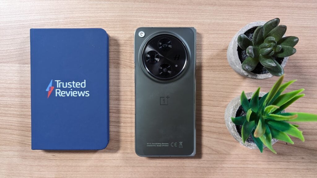 Panneau arrière ouvert OnePlus
