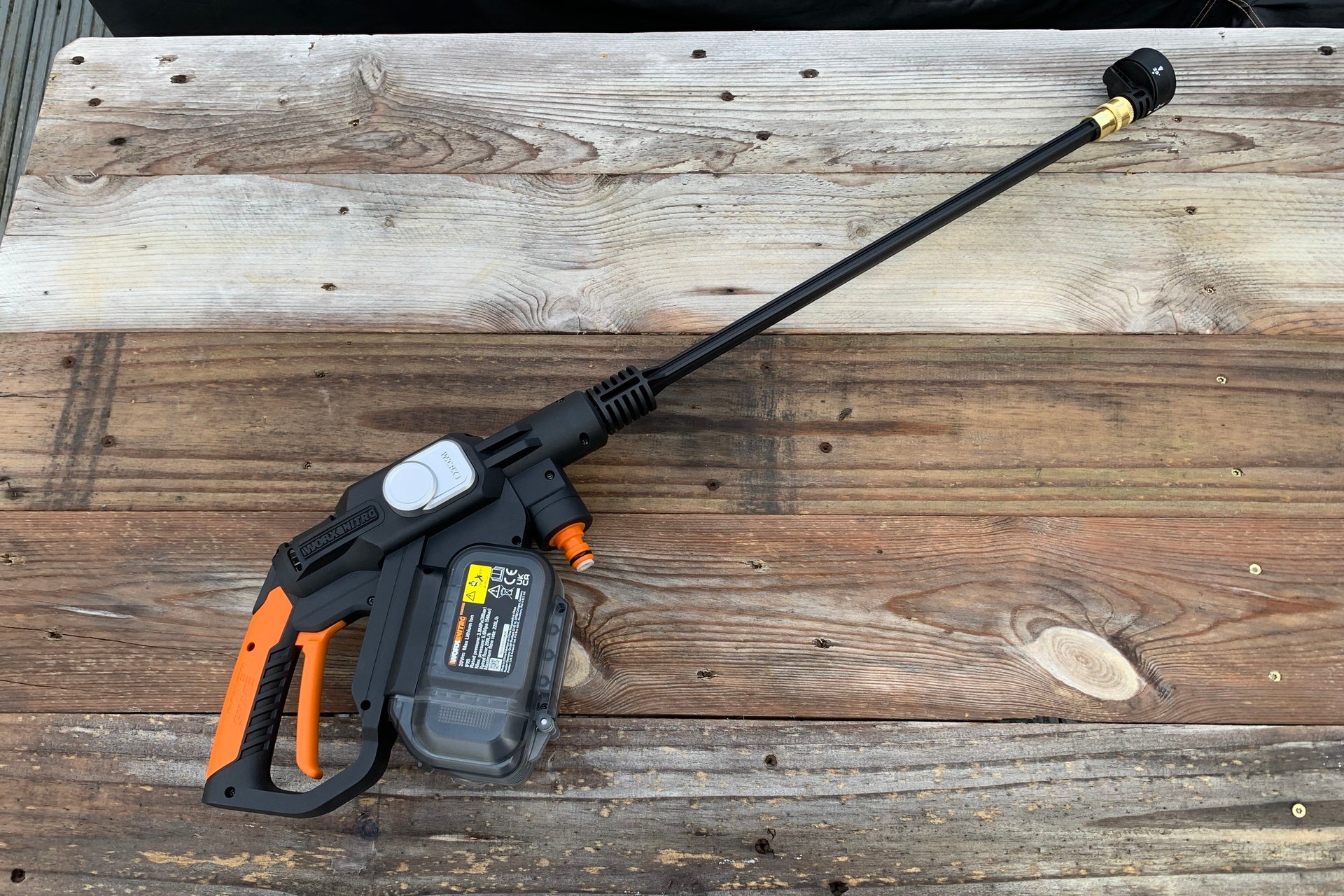 WORX NITRO 18 V (20 V MAX) Nettoyeur haute pression sans fil Hydroshot WG633E photo détaillée