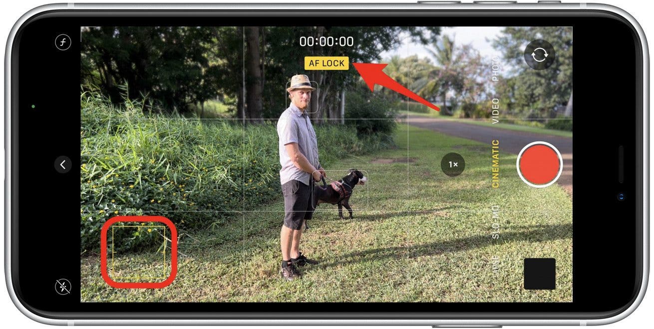 Appuyez et maintenez l'écran pour activer AF LOCK.