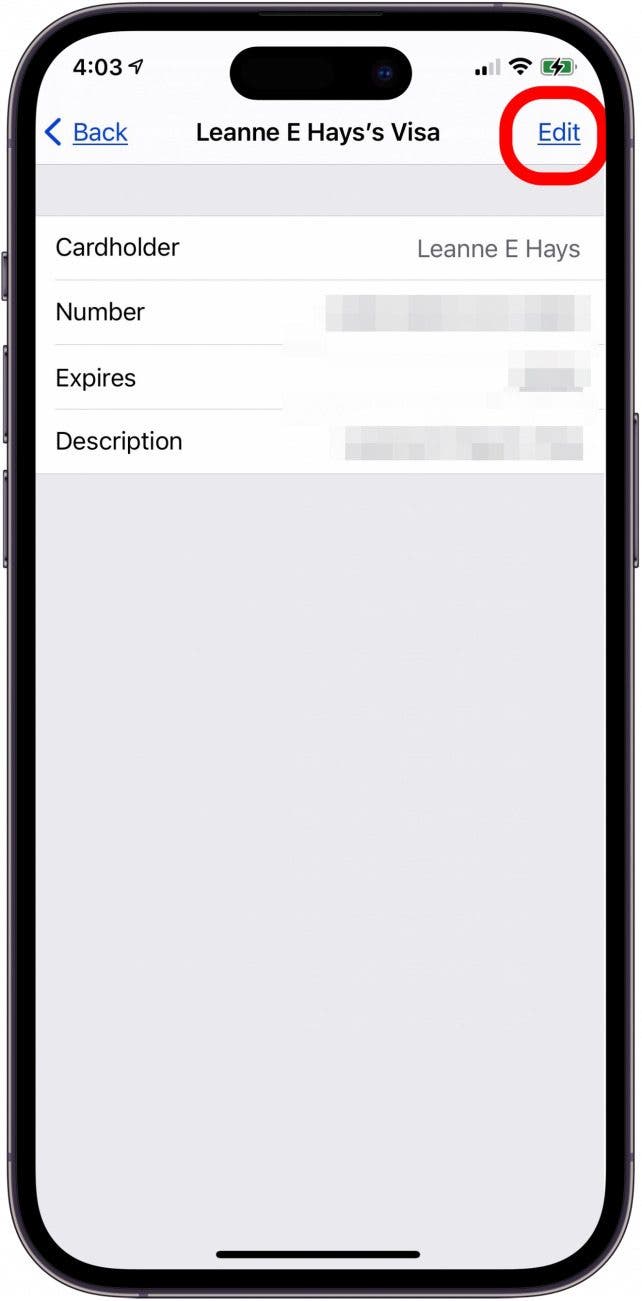 pour modifier les cartes de crédit sur iPhone, appuyez sur Modifier dans le coin supérieur droit de l'écran modifier les informations de la carte de crédit