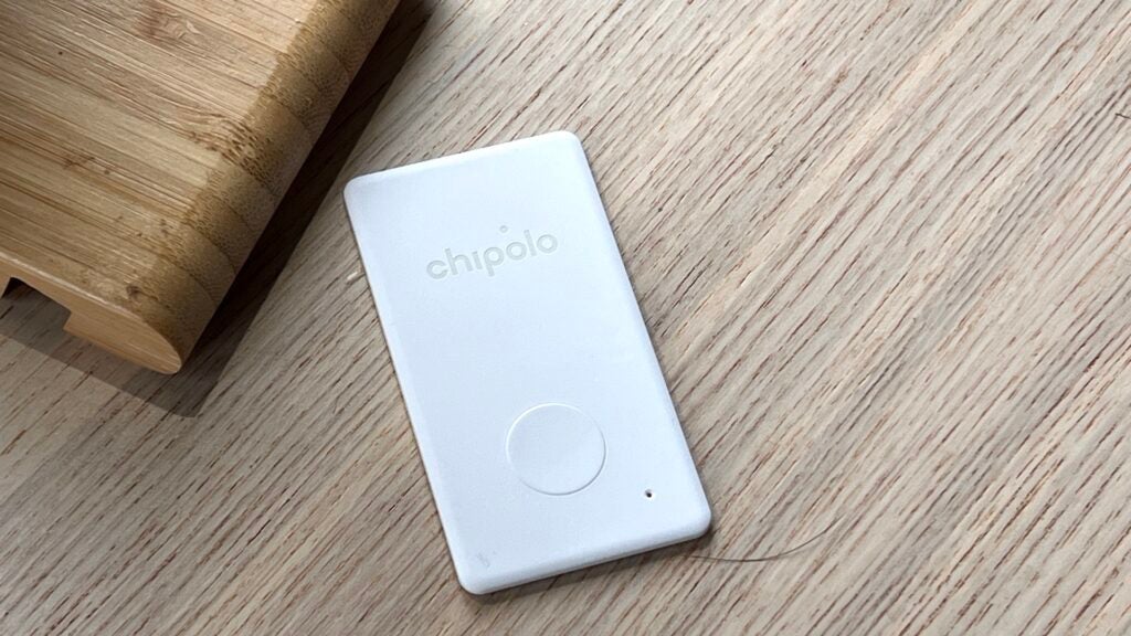 Carte Chipolo sur un bureau