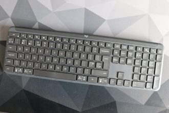1711676901 Examen du Logitech Signature Slim K950
